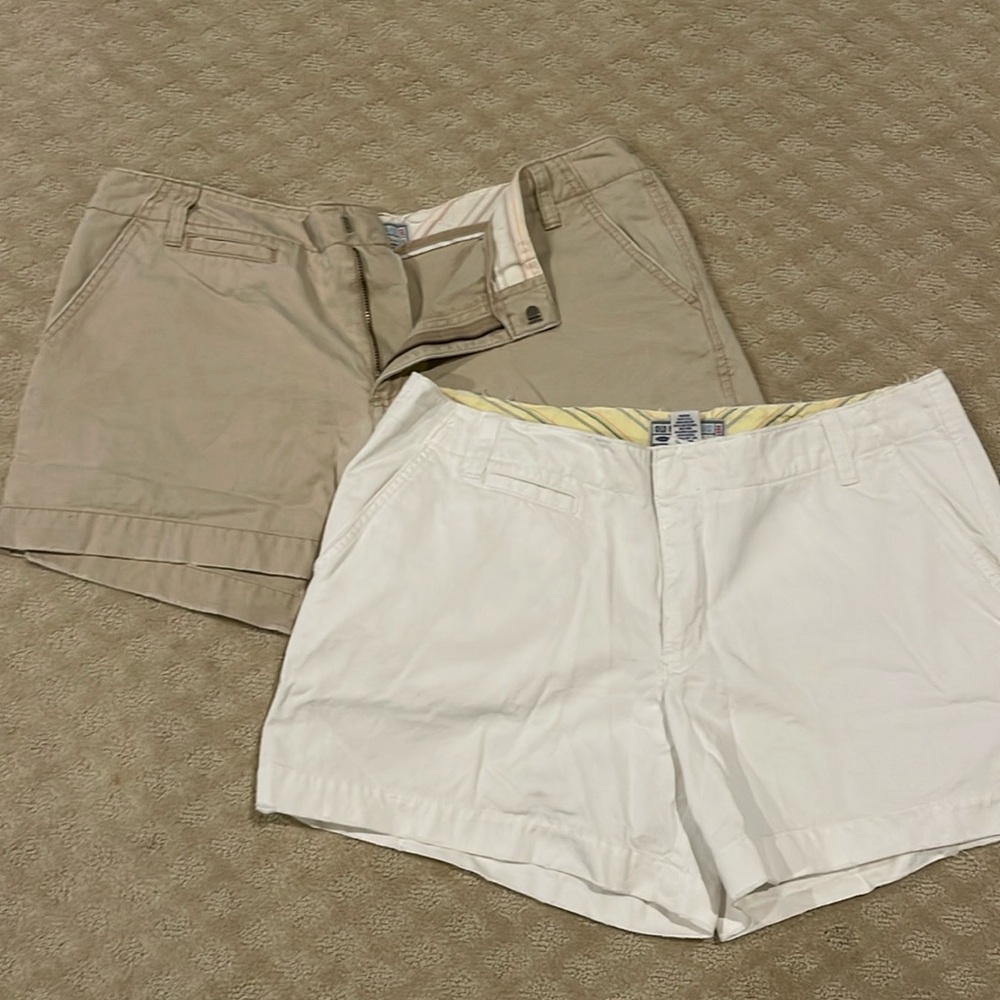 Old Navy set of 2 shorts. Tan and white.